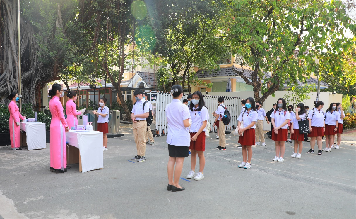 Học sinh Asian School háo hức trở lại trường sau thời gian dài nghỉ học