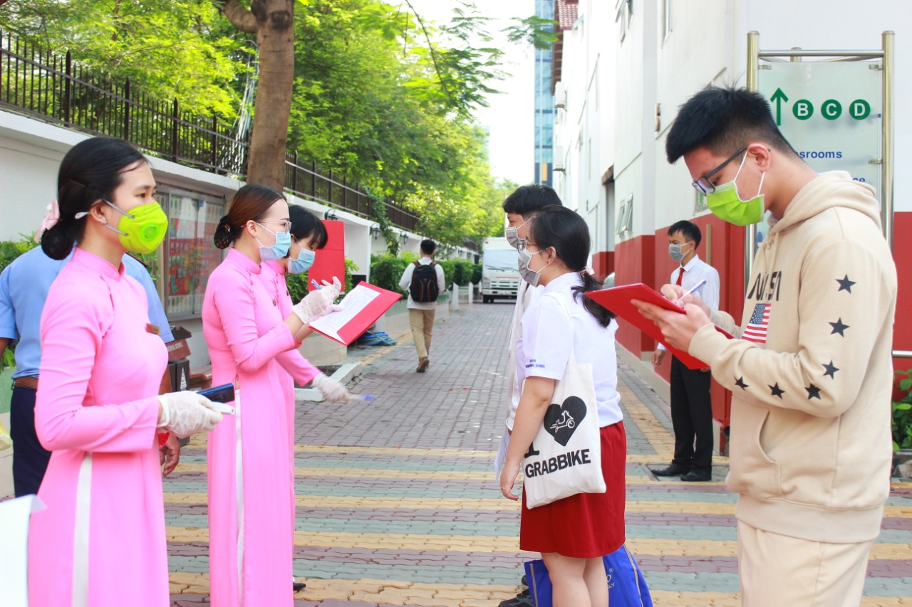 Học sinh Asian School háo hức trở lại trường sau thời gian dài nghỉ học