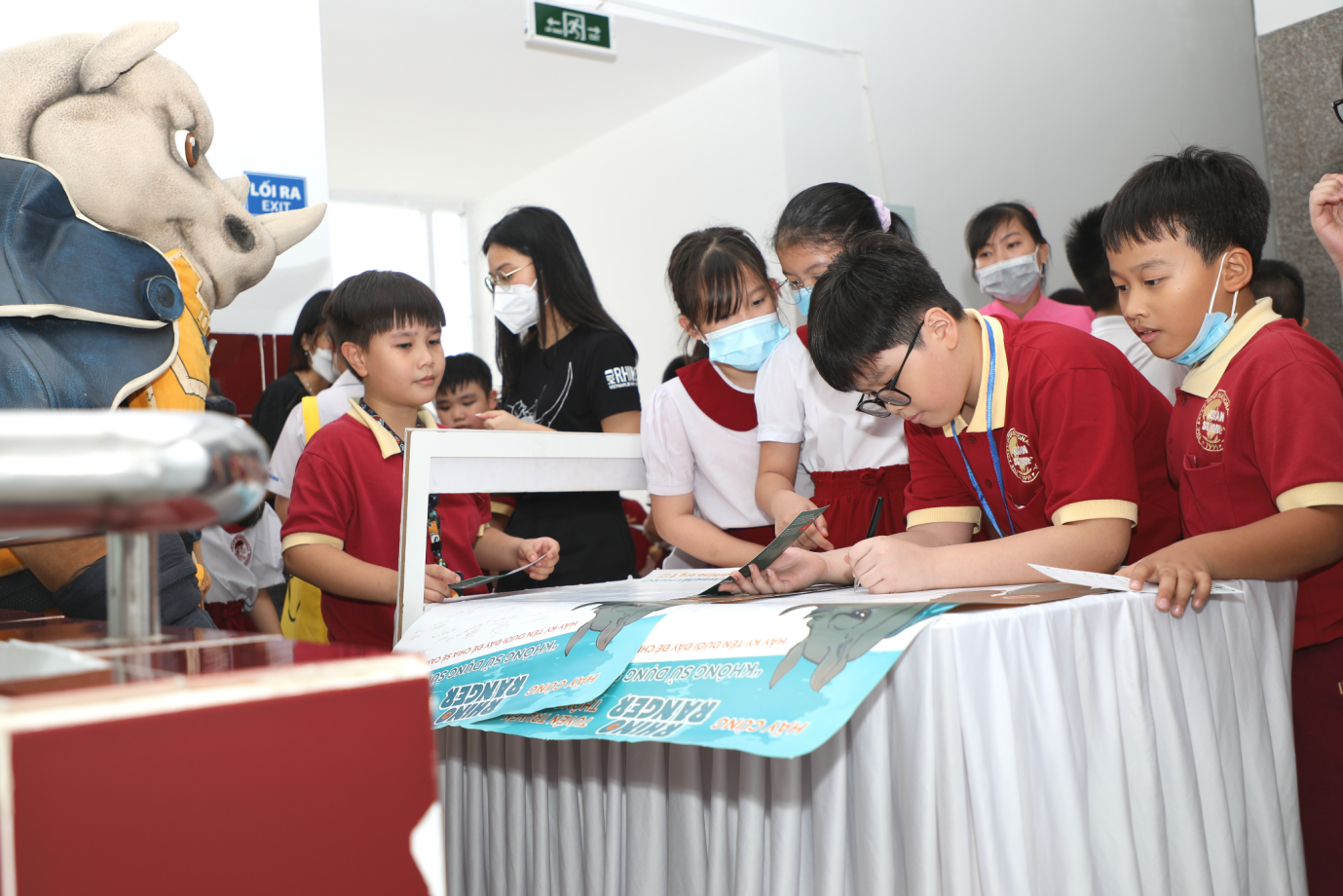 Học sinh Asian School hưởng ứng Ngày Tê giác thế giới