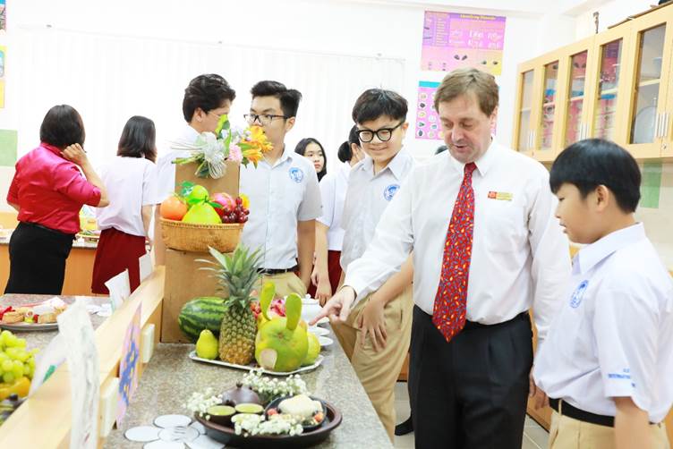 Trở về không khí Tết Trung thu truyền thống cùng học sinh Asian School