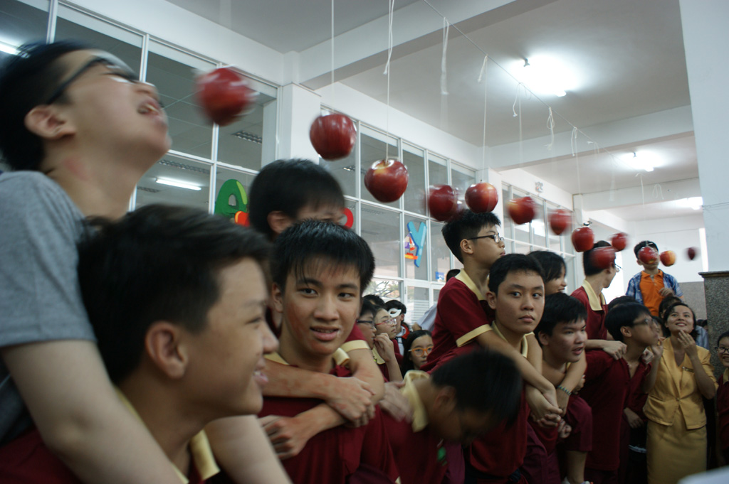 Học sinh Á Châu sôi động cùng sự kiện Halloween