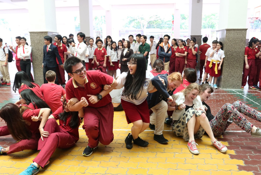 Giao lưu văn hóa giữa Trường Quốc tế Á Châu và Trường Maartens College